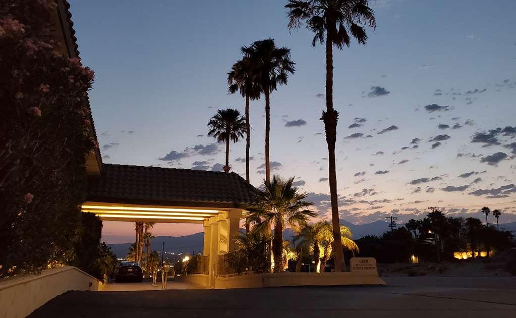 沙漠温泉 Azure Palm Hot Springs酒店 外观 照片
